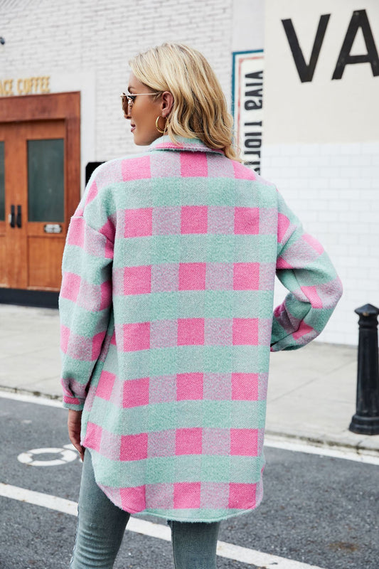 Camisa a cuadros de manga larga con solapa y botonadura sencilla para mujer