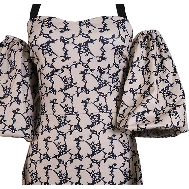 Vestido de moda con top de tubo y hombros descubiertos con estampado para mujer
