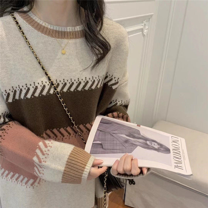 Suéter de cuello redondo con contraste de color que reduce la edad