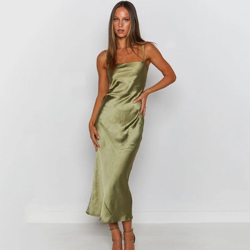 Vestido ajustado de satén elegante con tirantes, sin espalda y encaje