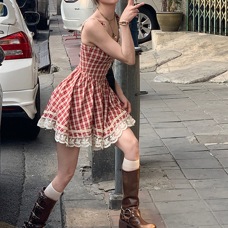 Vestido francés de cuadros rojos con tirantes para mujer