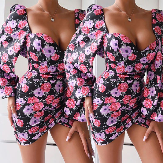 Vestido de mujer con falda y cuello cuadrado estampado