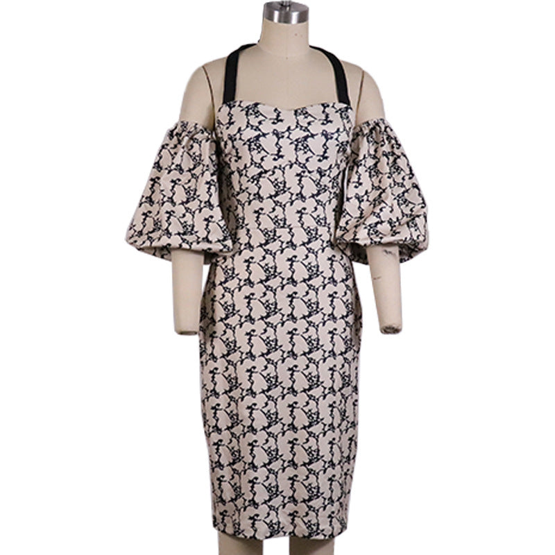 Vestido de moda con top de tubo y hombros descubiertos con estampado para mujer